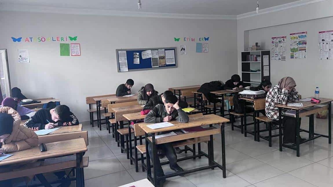 8. Sınıf öğrencilerine yönelik Seviye Tspit Sınavı Uygulandı.
